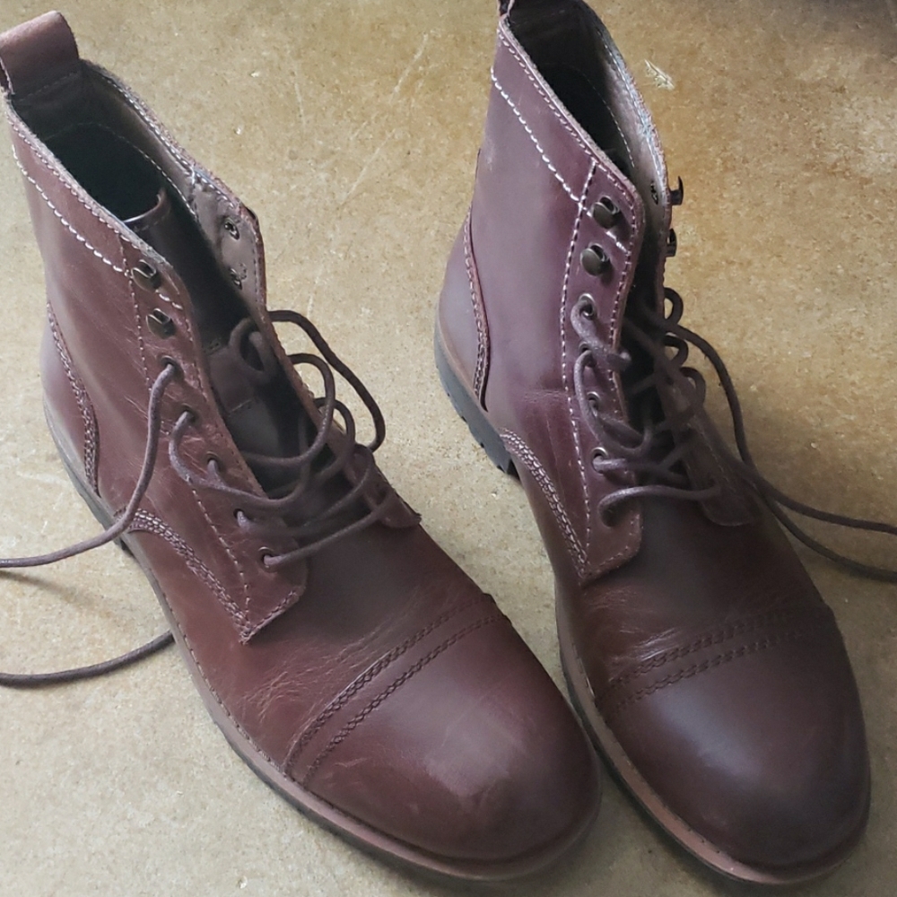 St John's Bay genuine leather walking boot size 10